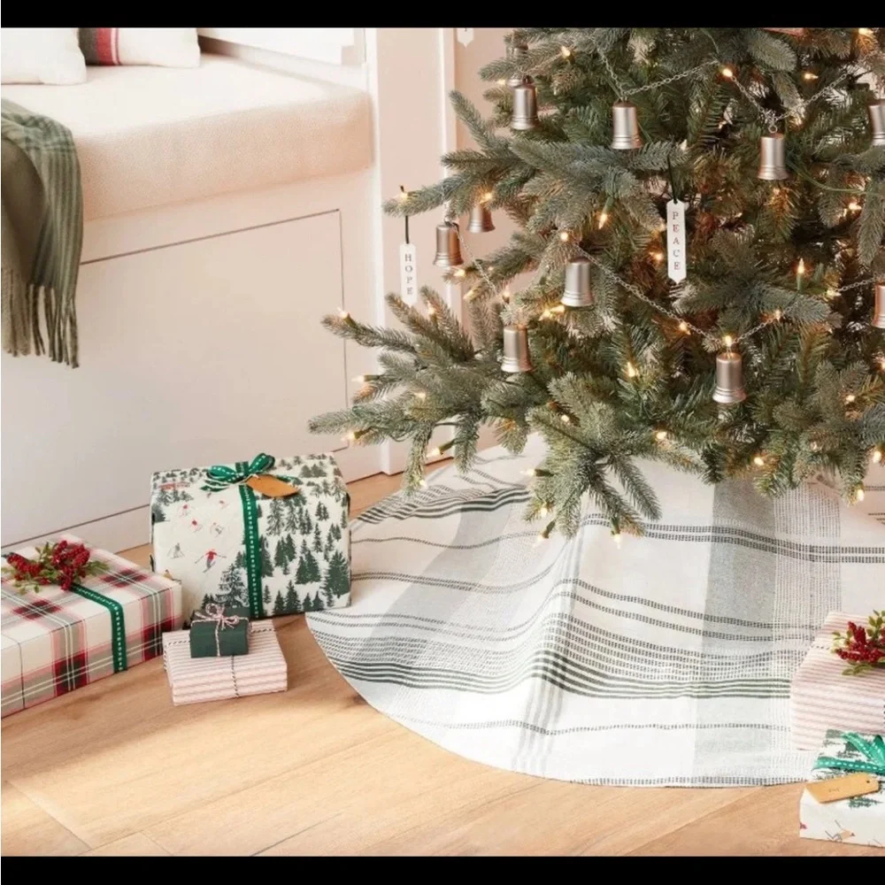 Hearth and Hand with Magnolia Garland